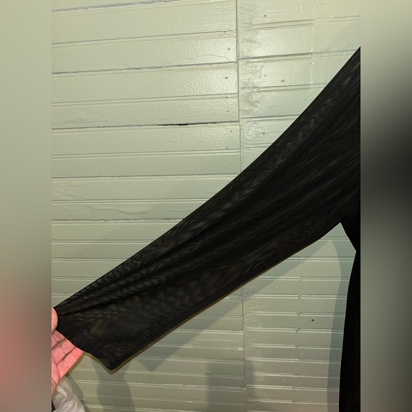 NWOT Love Scarlett Women's Black Keyhole Blouse with Sheer Sleeves Size 3X - Picture 3 of 7